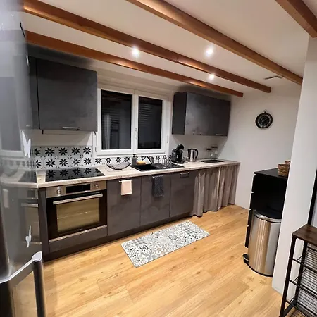 Duplex Cosy Acces Piscine , Cour Fermee, Parking Et Borne Ve Crottet