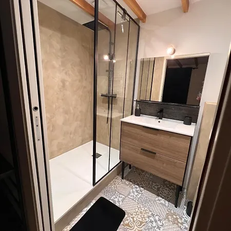 Duplex Cosy Acces Piscine , Cour Fermee, Parking Et Borne Ve