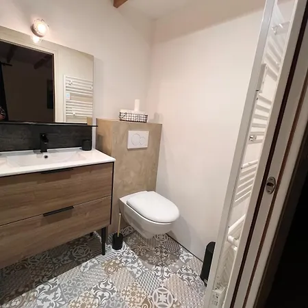 Duplex Cosy Acces Piscine , Cour Fermee, Parking Et Borne Ve *